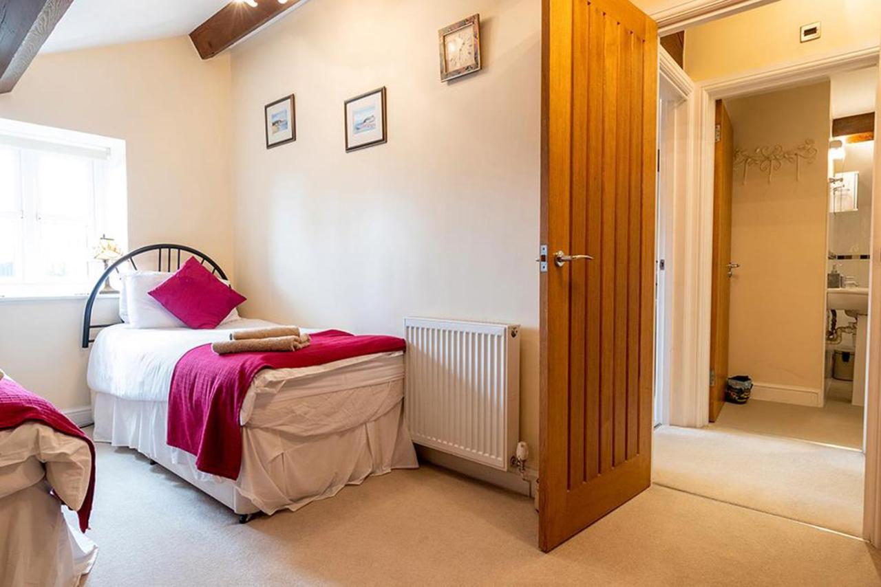 Tregarnedd Cottage แคลนเกฟนี ภายนอก รูปภาพ