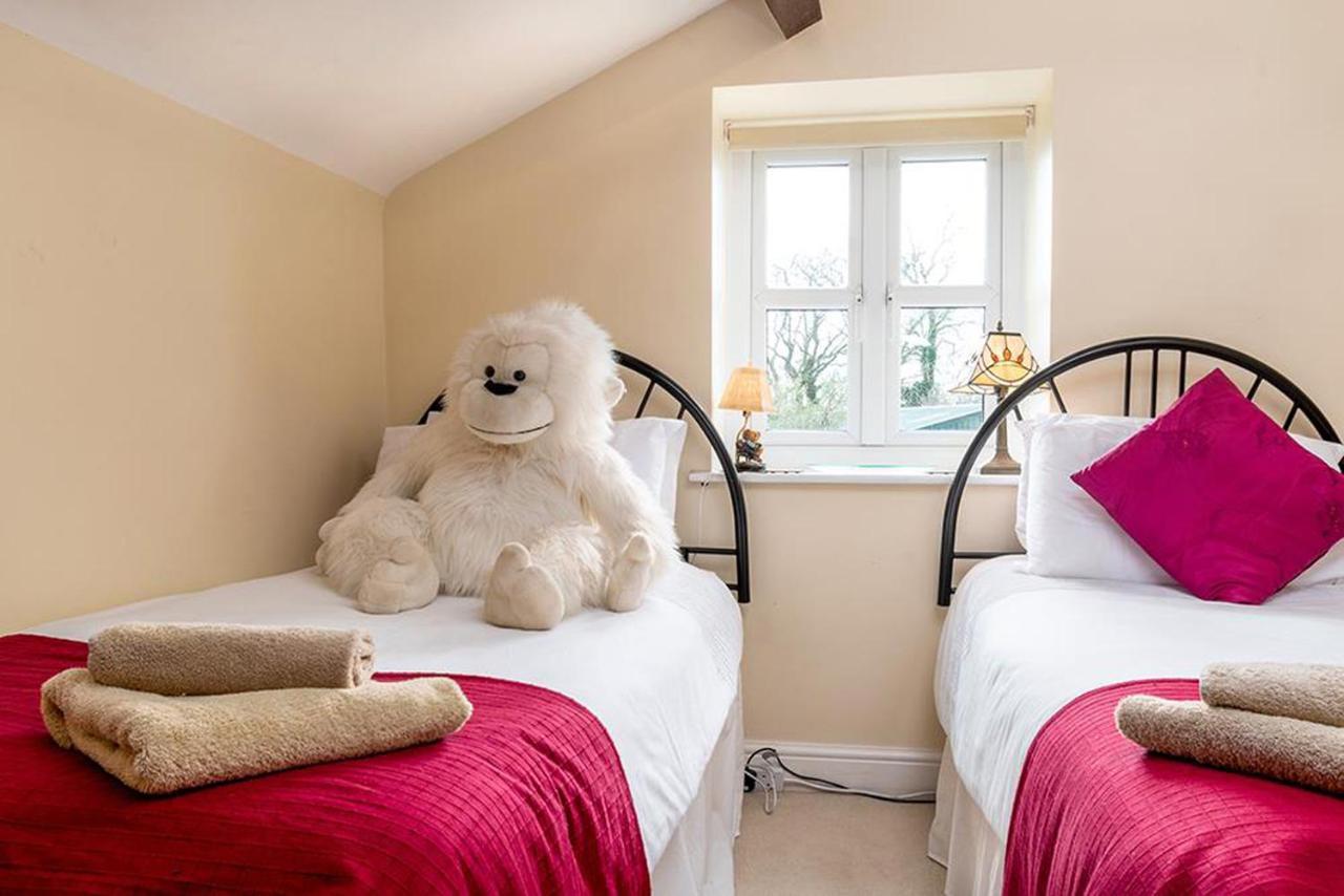 Tregarnedd Cottage แคลนเกฟนี ภายนอก รูปภาพ
